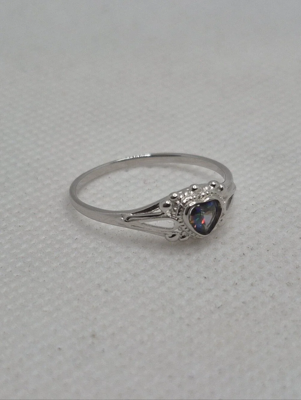 .925 Sterling Silver Heart-Shaped Ring, Jewelry  Brand new